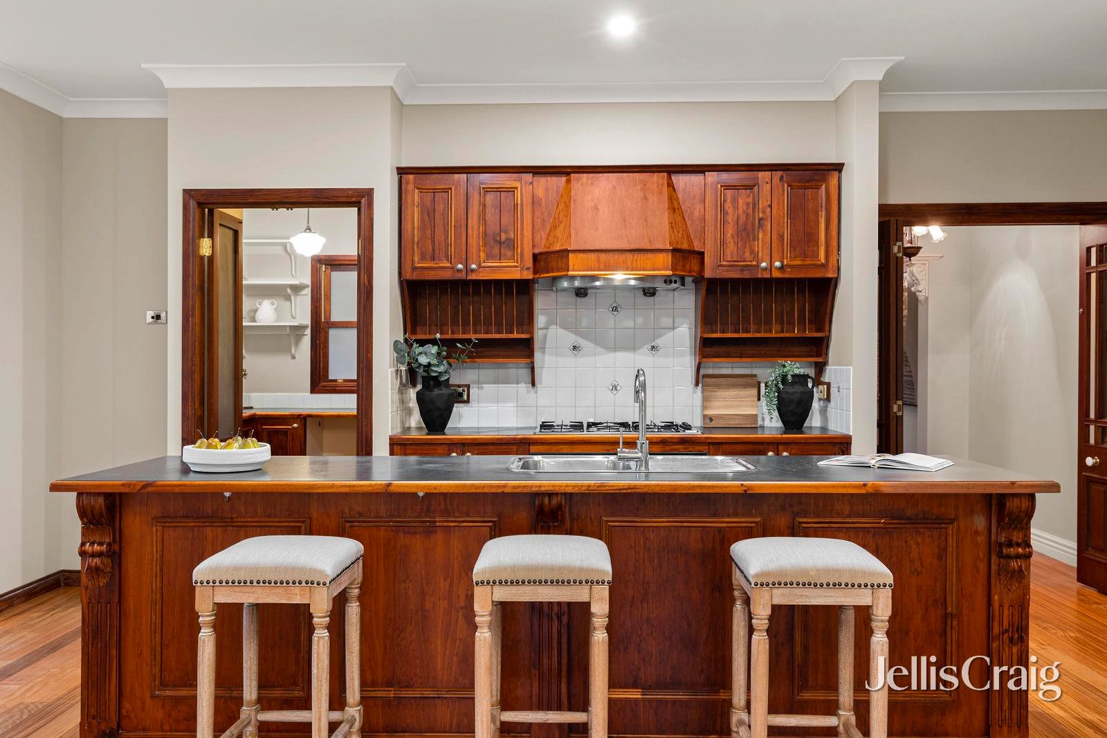 29 Moore Avenue, Croydon image 8
