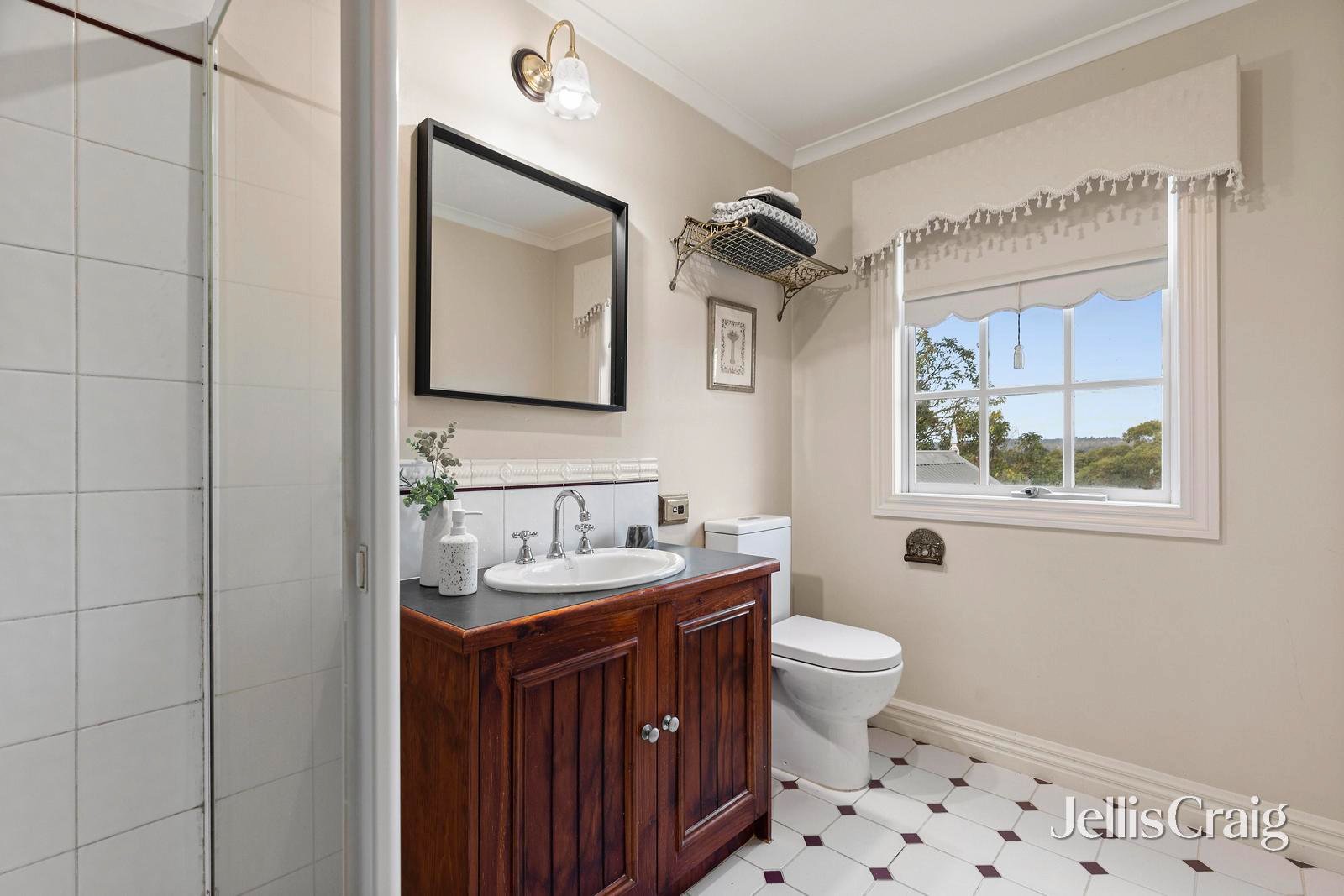 29 Moore Avenue, Croydon image 14