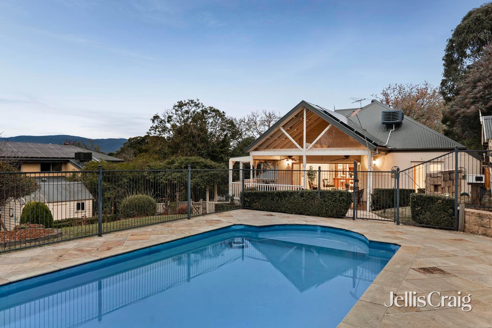 29 Moore Avenue, Croydon image 21