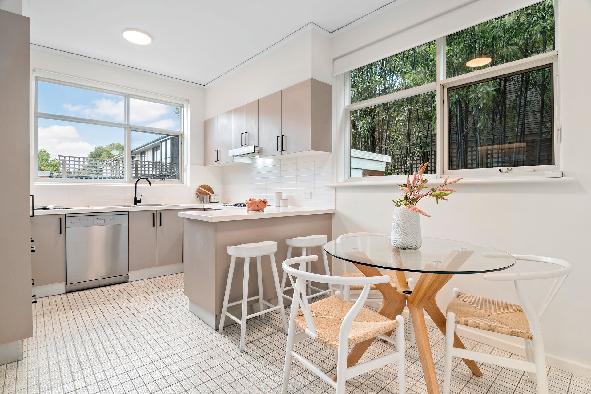 Property Gallery Thumbnail 8