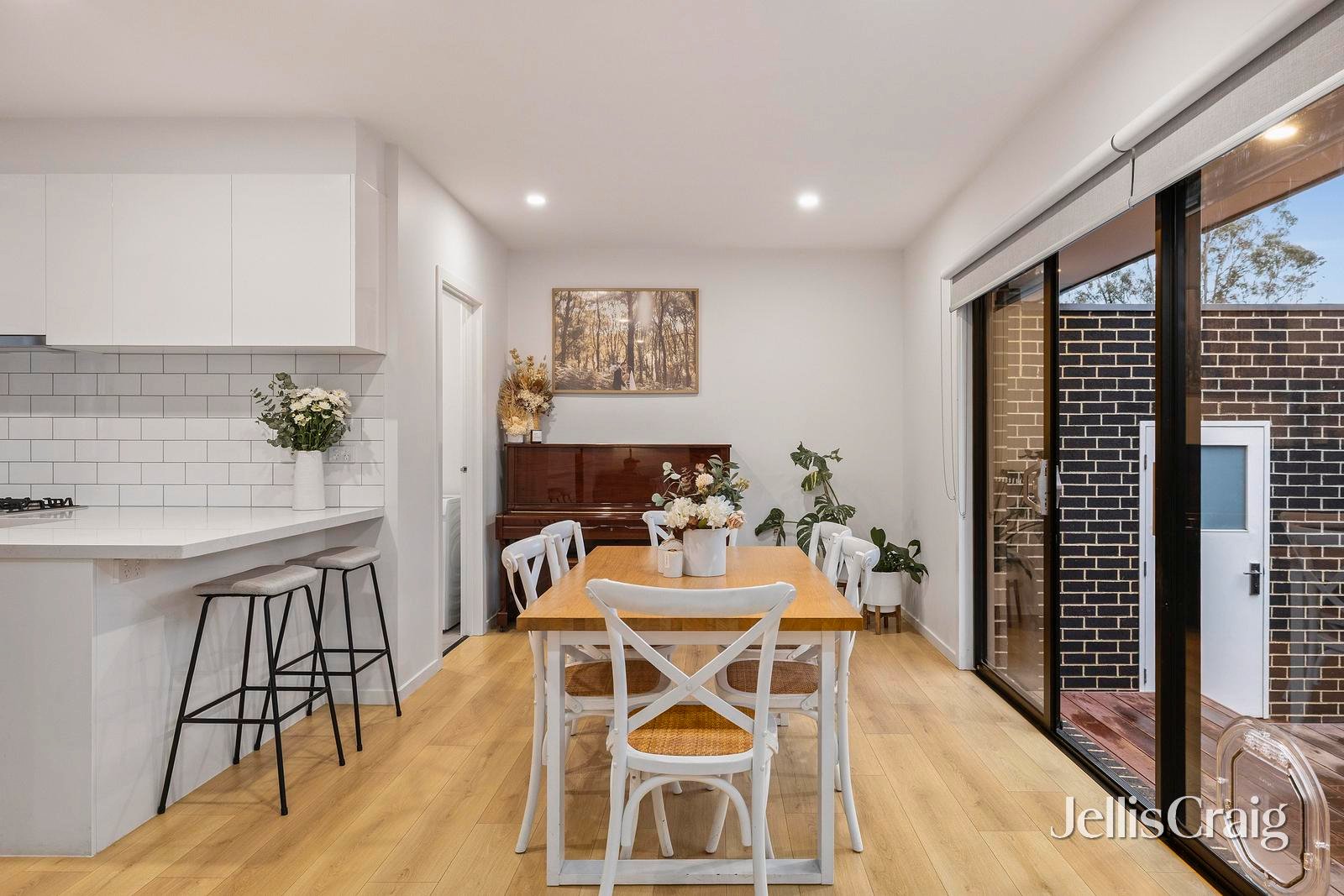 2/9 Newman Road, Croydon image 4