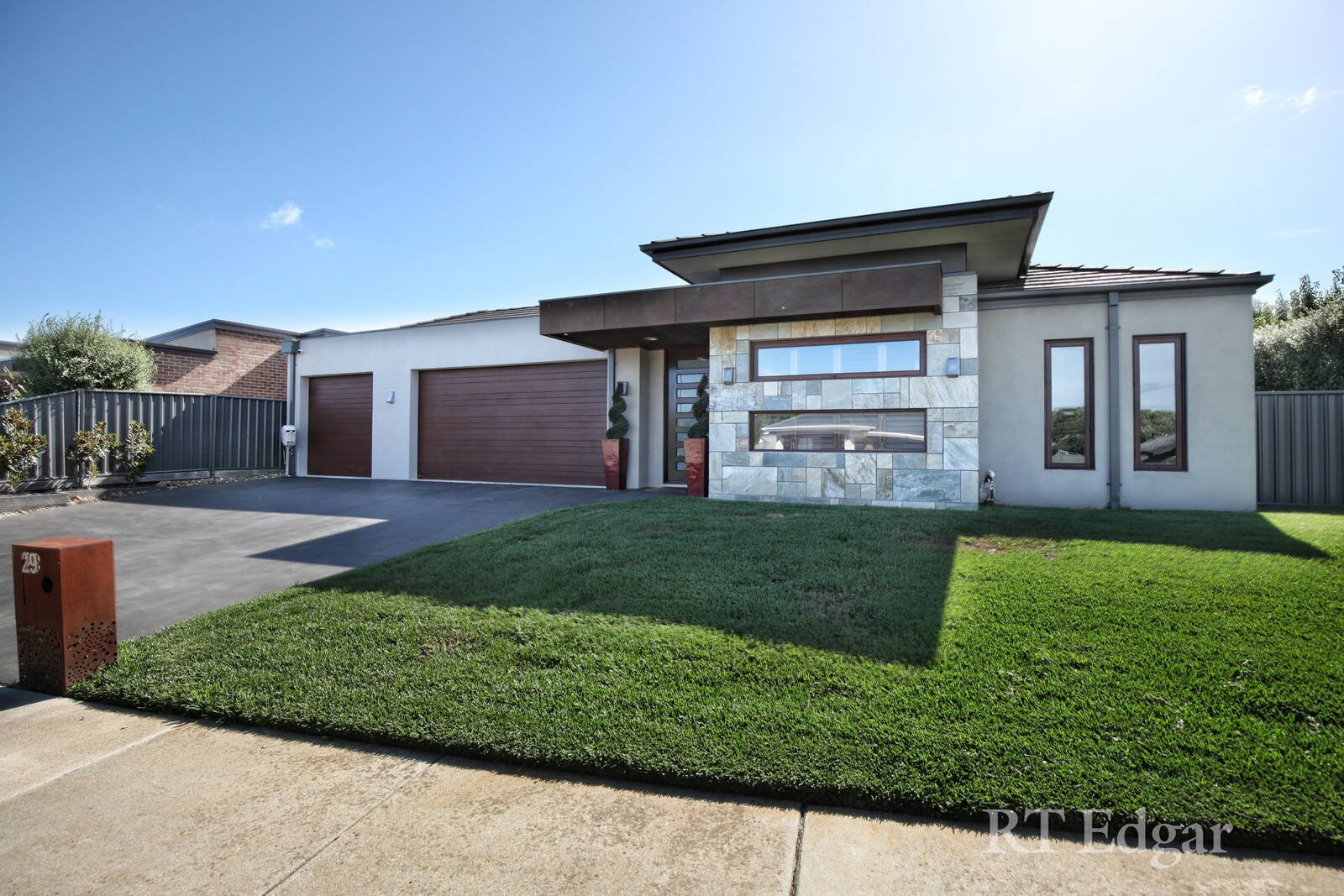 Property Gallery - Main Image