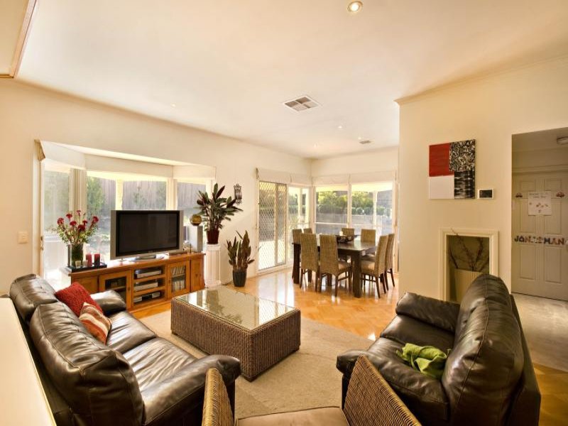 29 Pembroke Street, Surrey Hills image 3