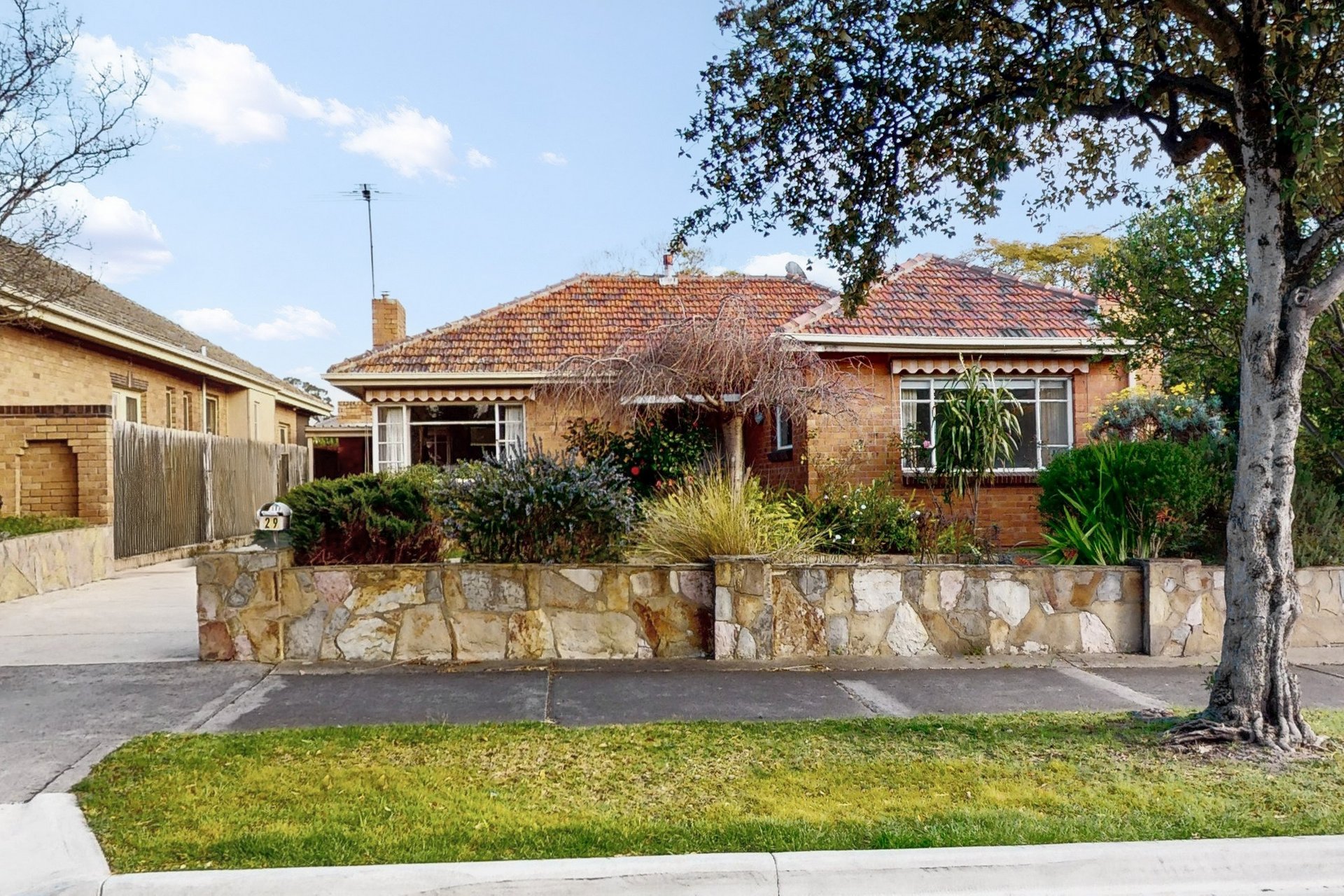 29 Peterleigh Grove, Essendon image 1