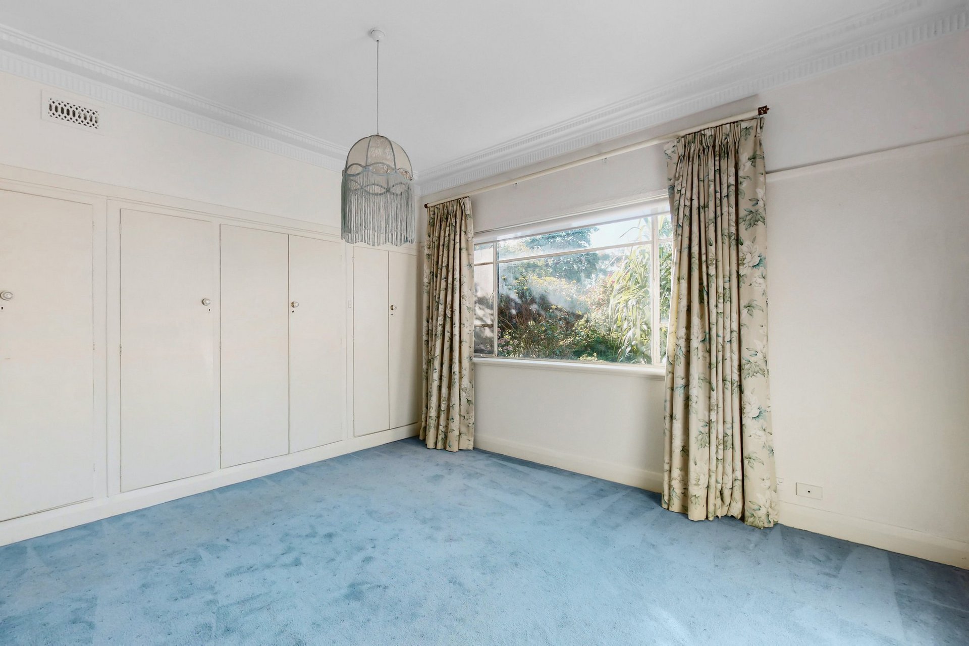 29 Peterleigh Grove, Essendon image 11