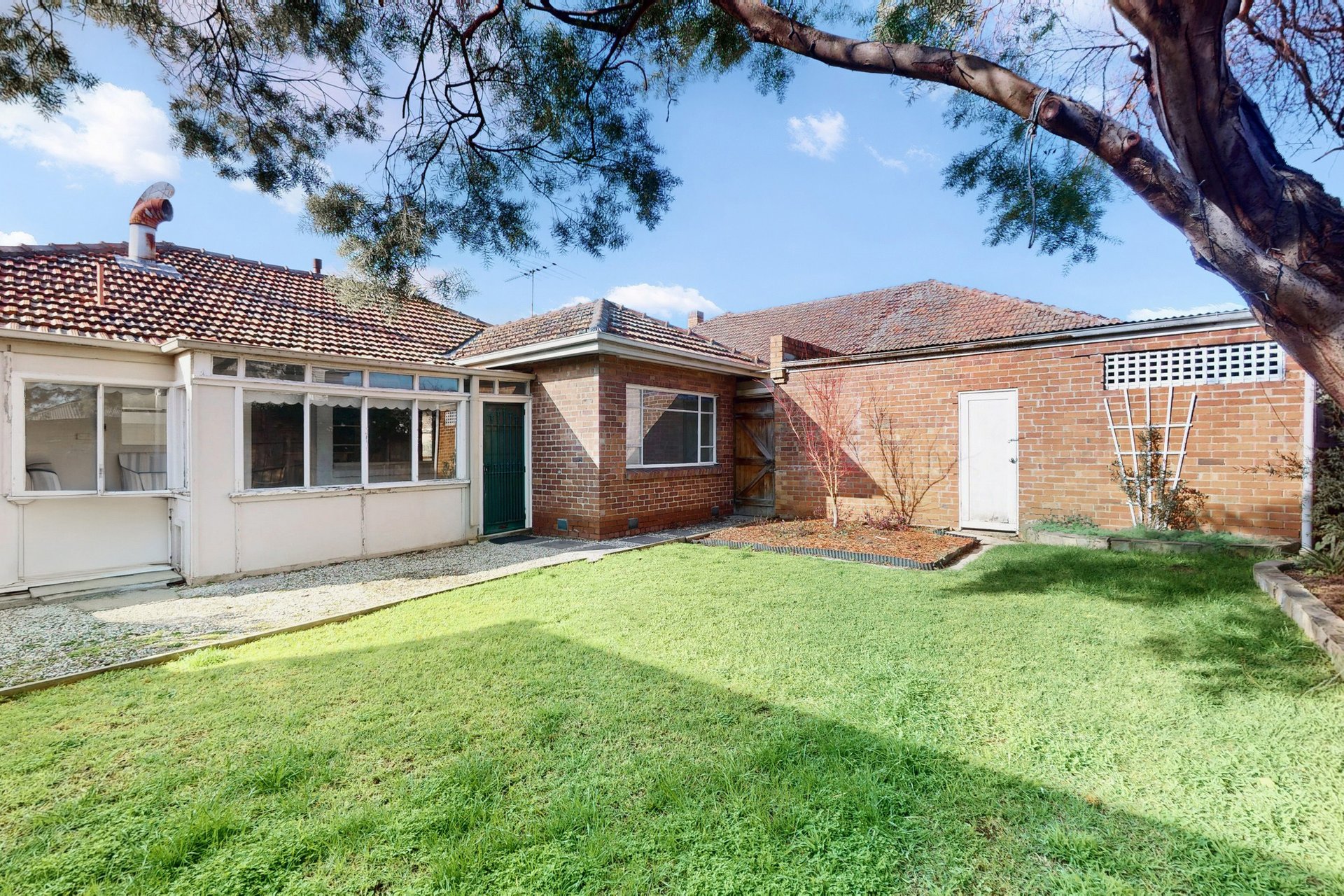 29 Peterleigh Grove, Essendon image 14