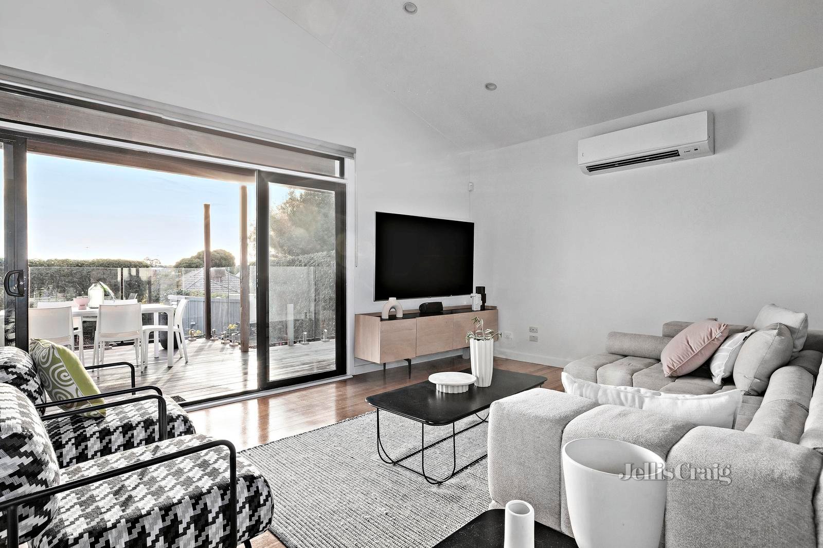 29 Price Street, Essendon image 3