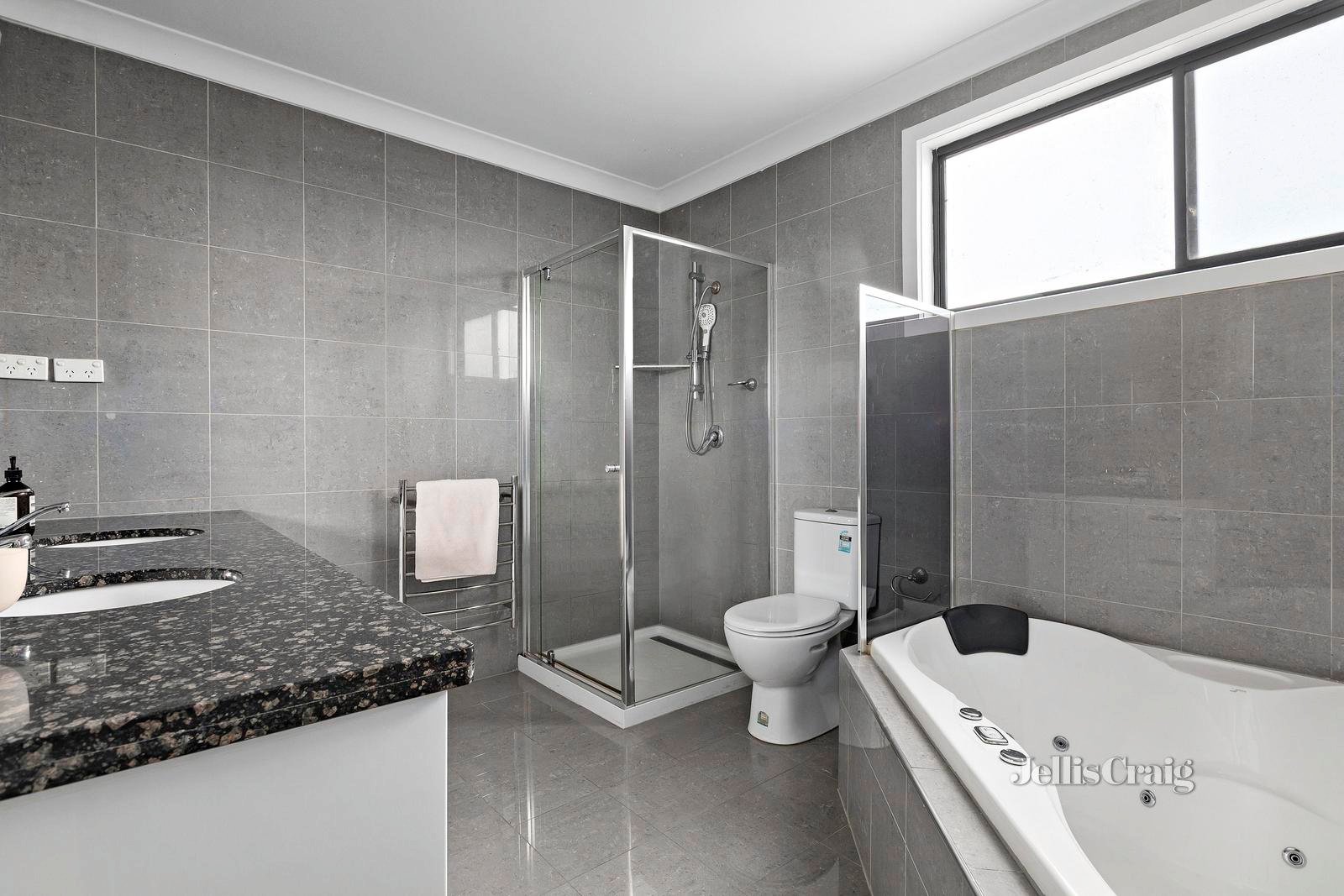 29 Price Street, Essendon image 10