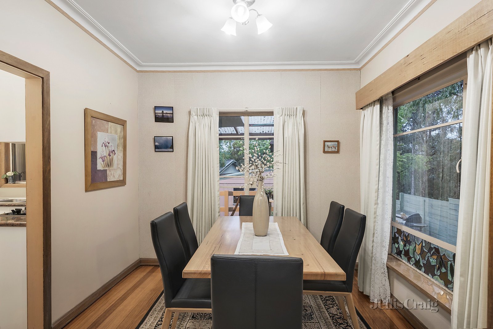 29 Reserve Avenue, Mitcham image 4