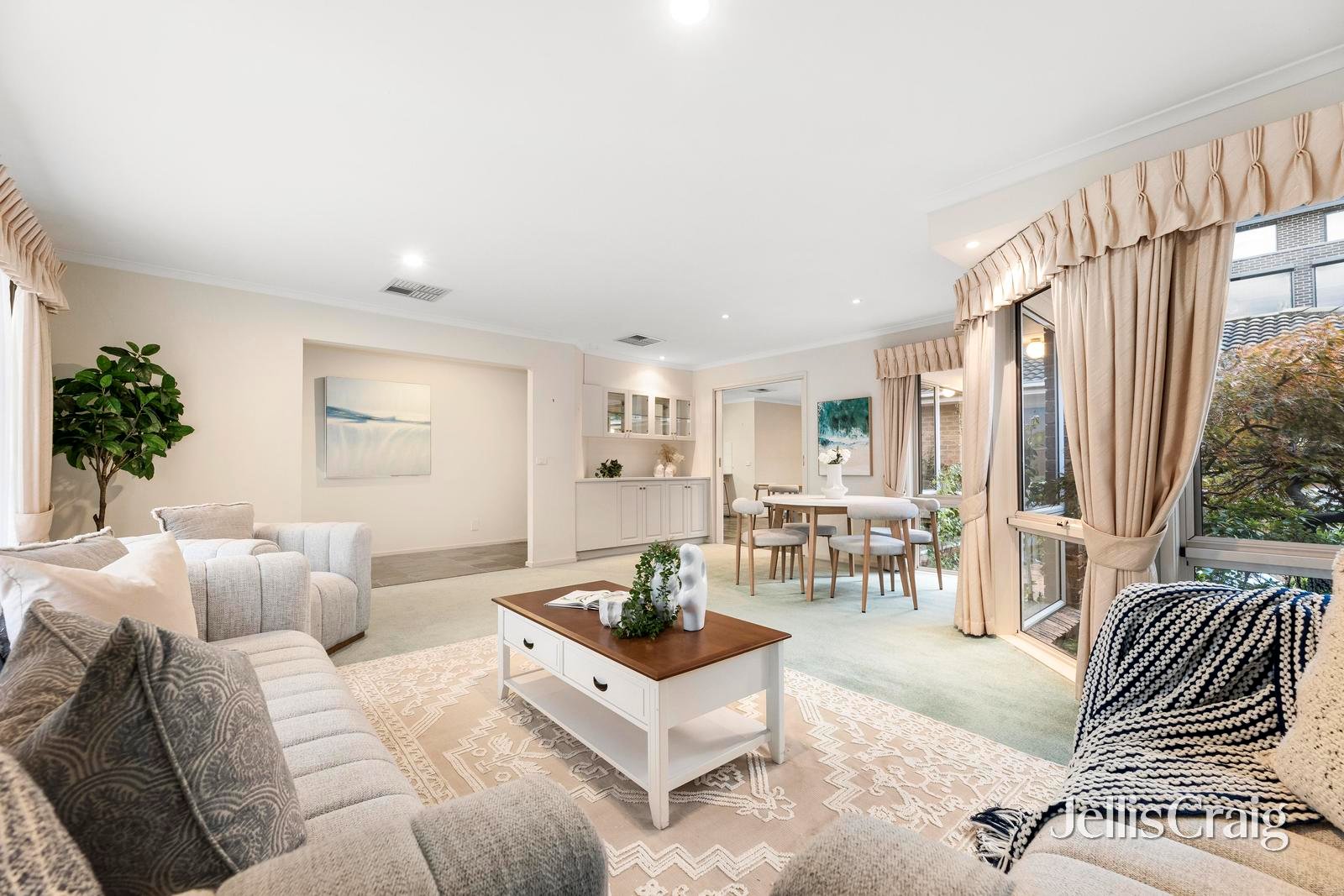 2/9 Rolls Court, Glen&nbsp;Waverley image 2