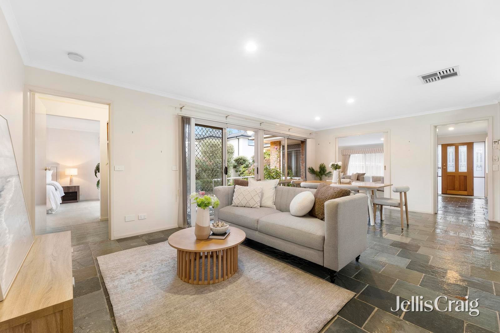 2/9 Rolls Court, Glen&nbsp;Waverley image 4