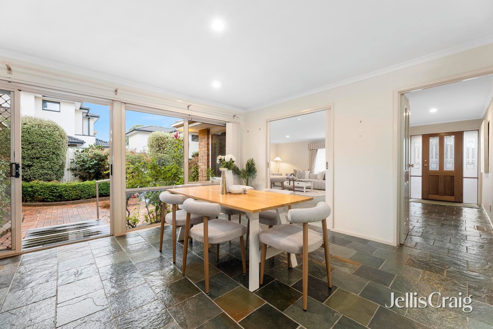 2/9 Rolls Court, Glen&nbsp;Waverley image 5