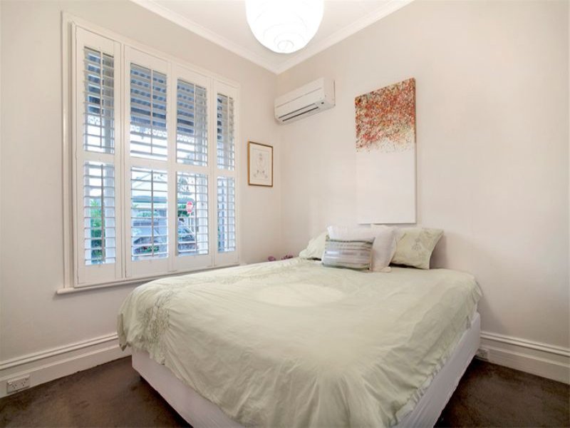 29 Rosamond Street, St Kilda East image 3