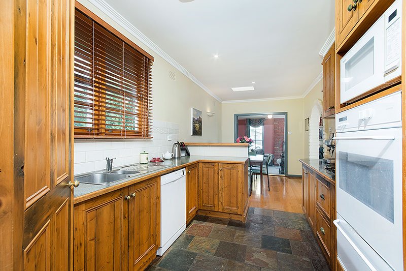 29 Roslyn Road, Belmont image 7