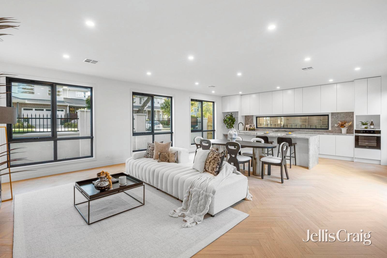 29 Rostrevor Parade, Mont Albert North image 4