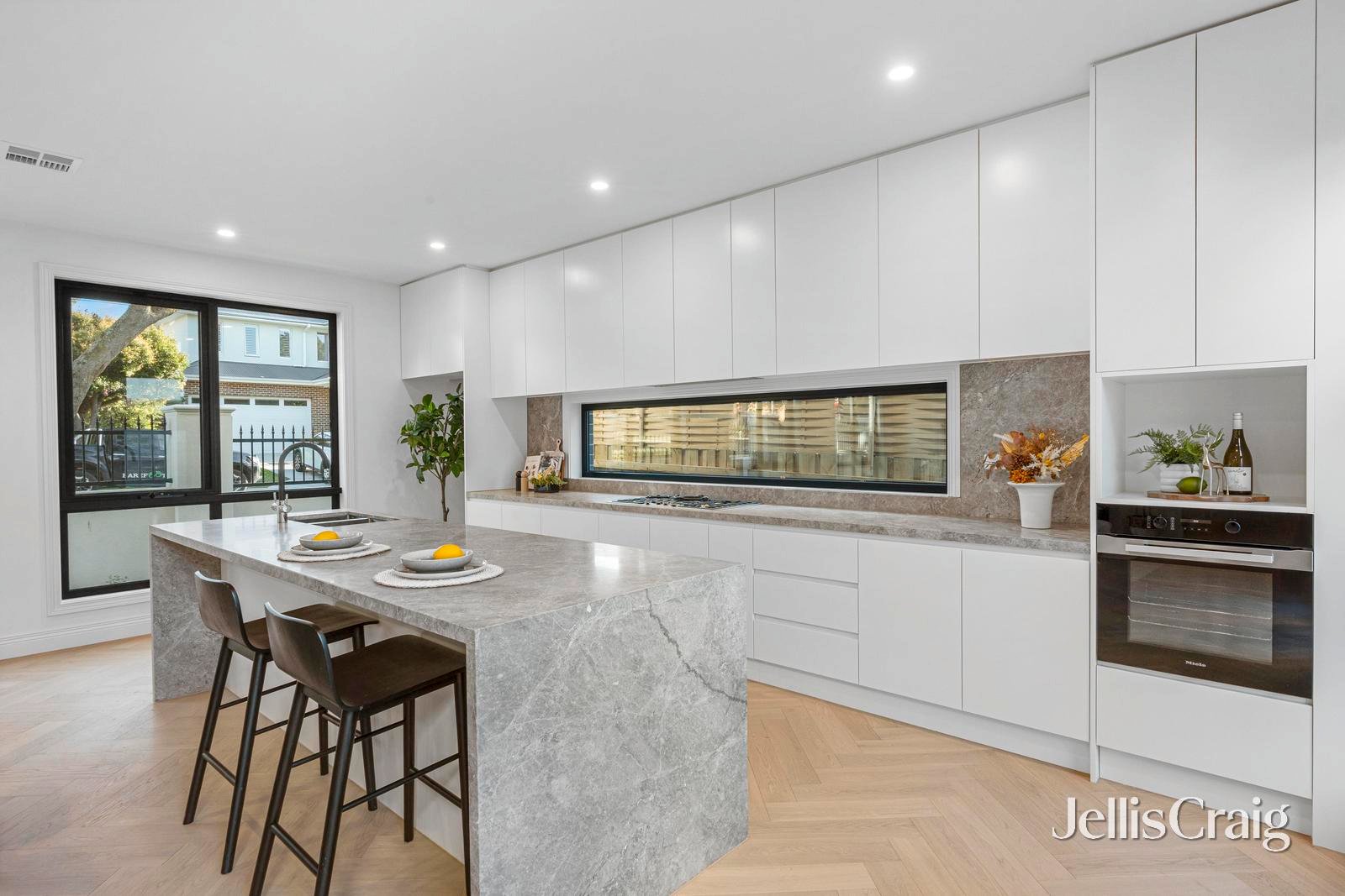 29 Rostrevor Parade, Mont Albert North image 6