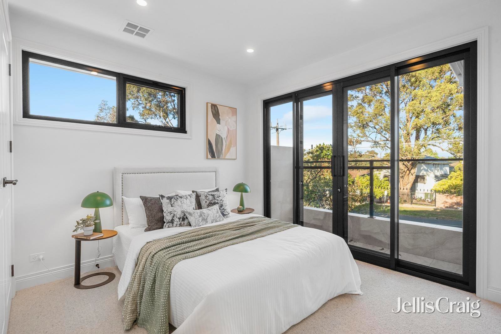 29 Rostrevor Parade, Mont Albert North image 7