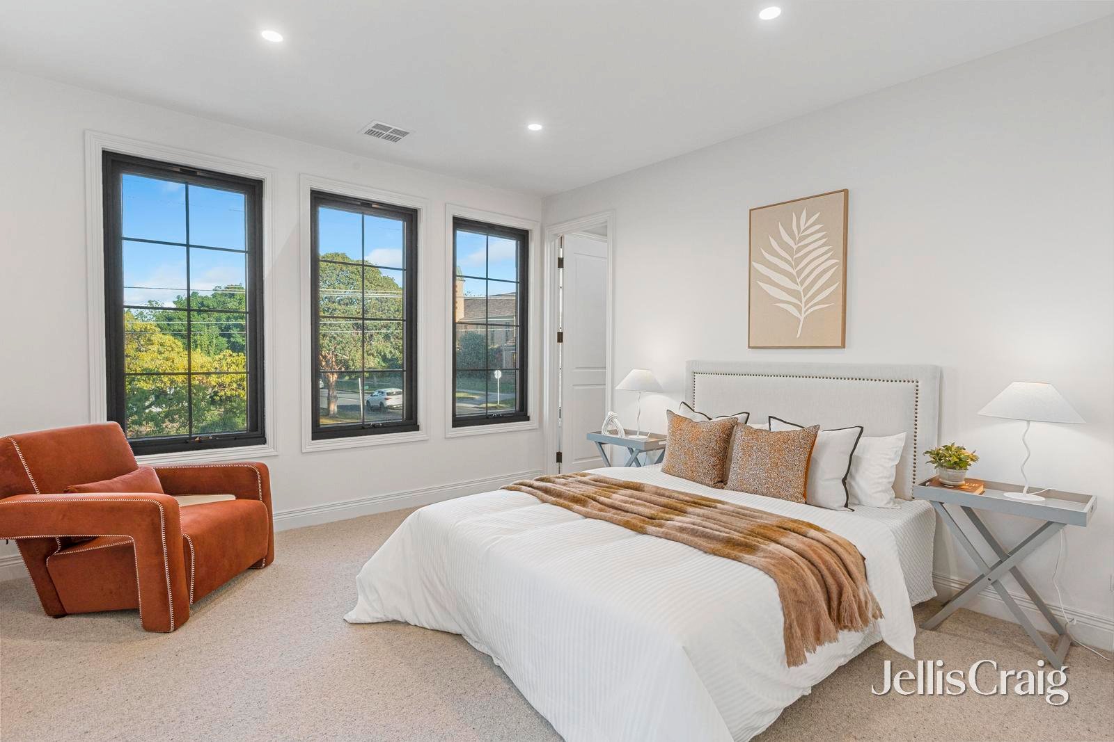 29 Rostrevor Parade, Mont Albert North image 8