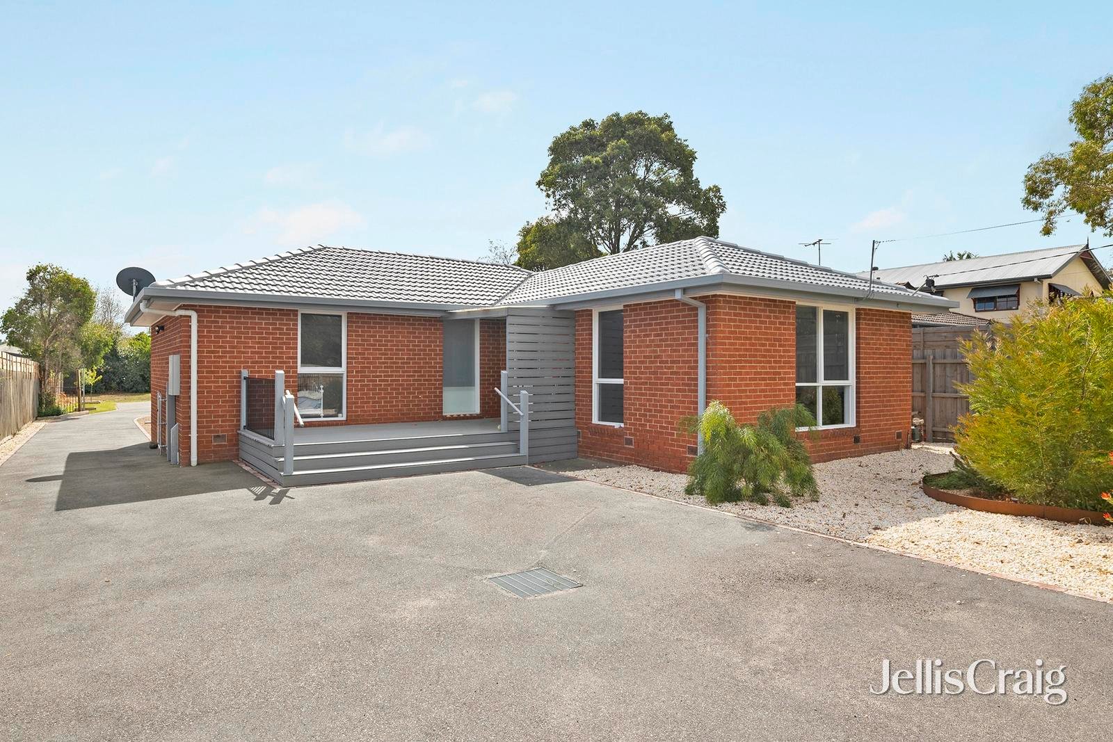 29 Ruth Road, Mornington image 1