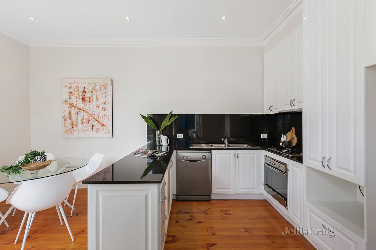 29 Sercombe Grove, Hawthorn image 4