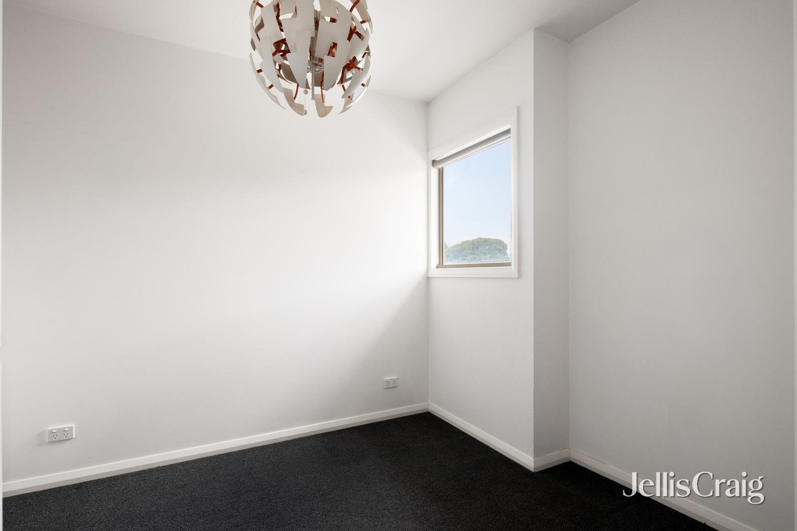 2/9 Shand Road, Reservoir image 8