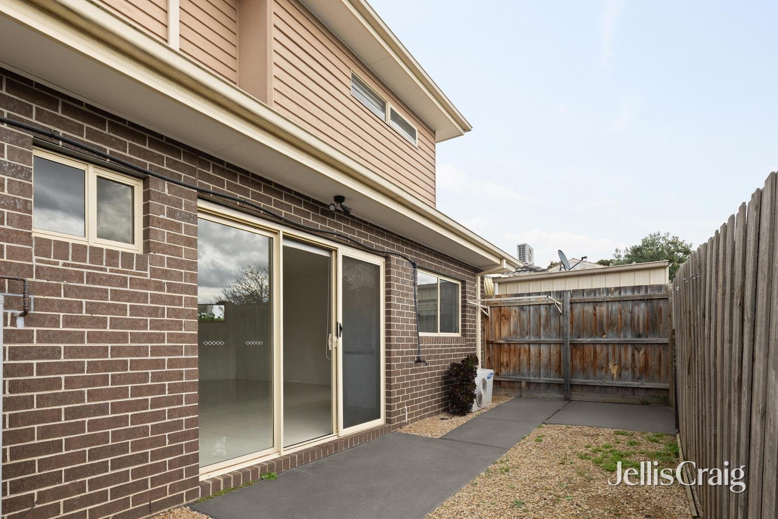 2/9 Shand Road, Reservoir image 10