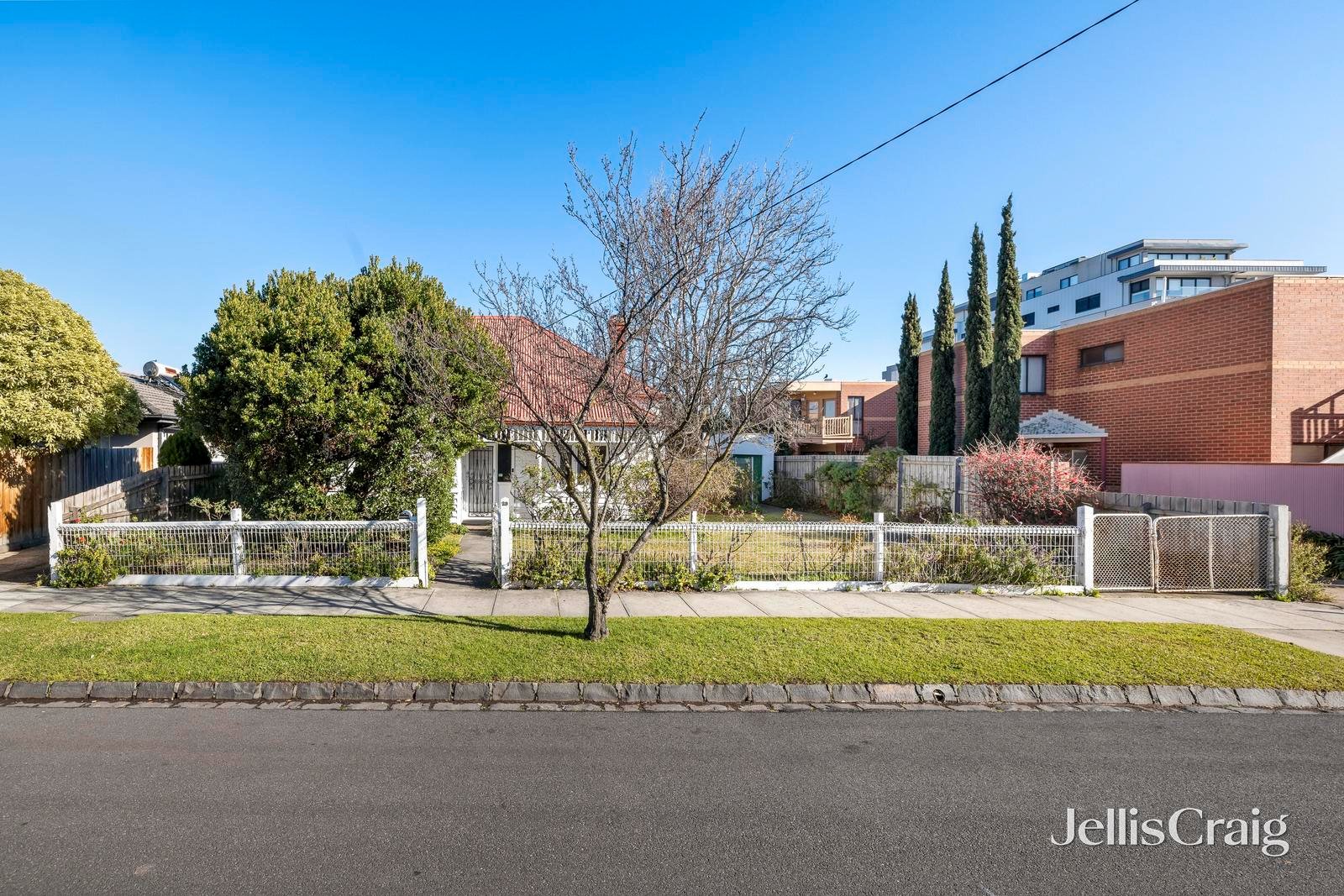 29 Shepparson Avenue, Carnegie image 2