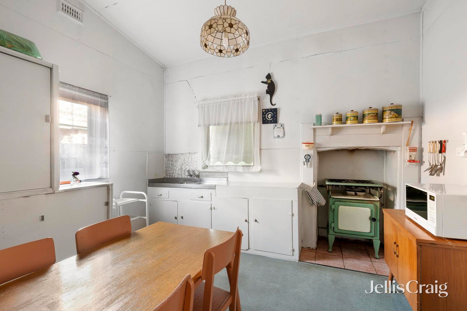 29 Shepparson Avenue, Carnegie image 4