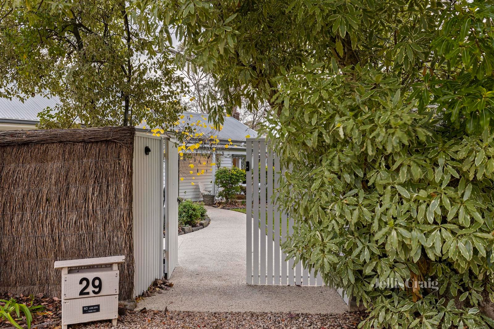 29 Smith Avenue, Croydon image 2