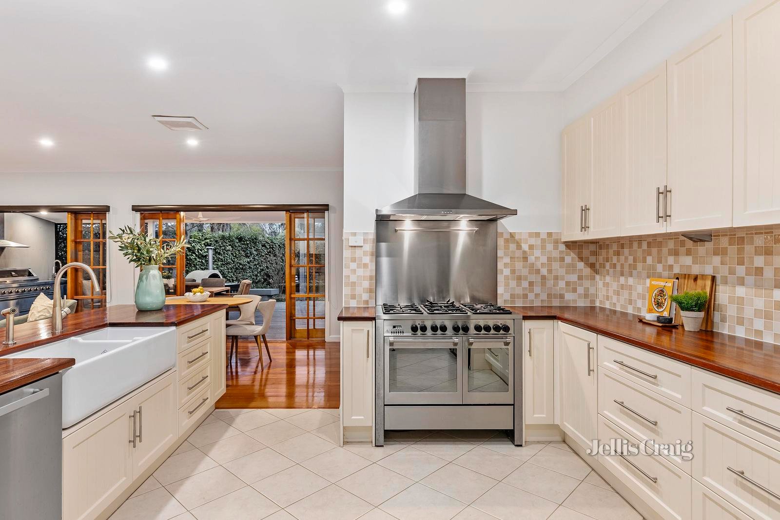 29 Smith Avenue, Croydon image 8