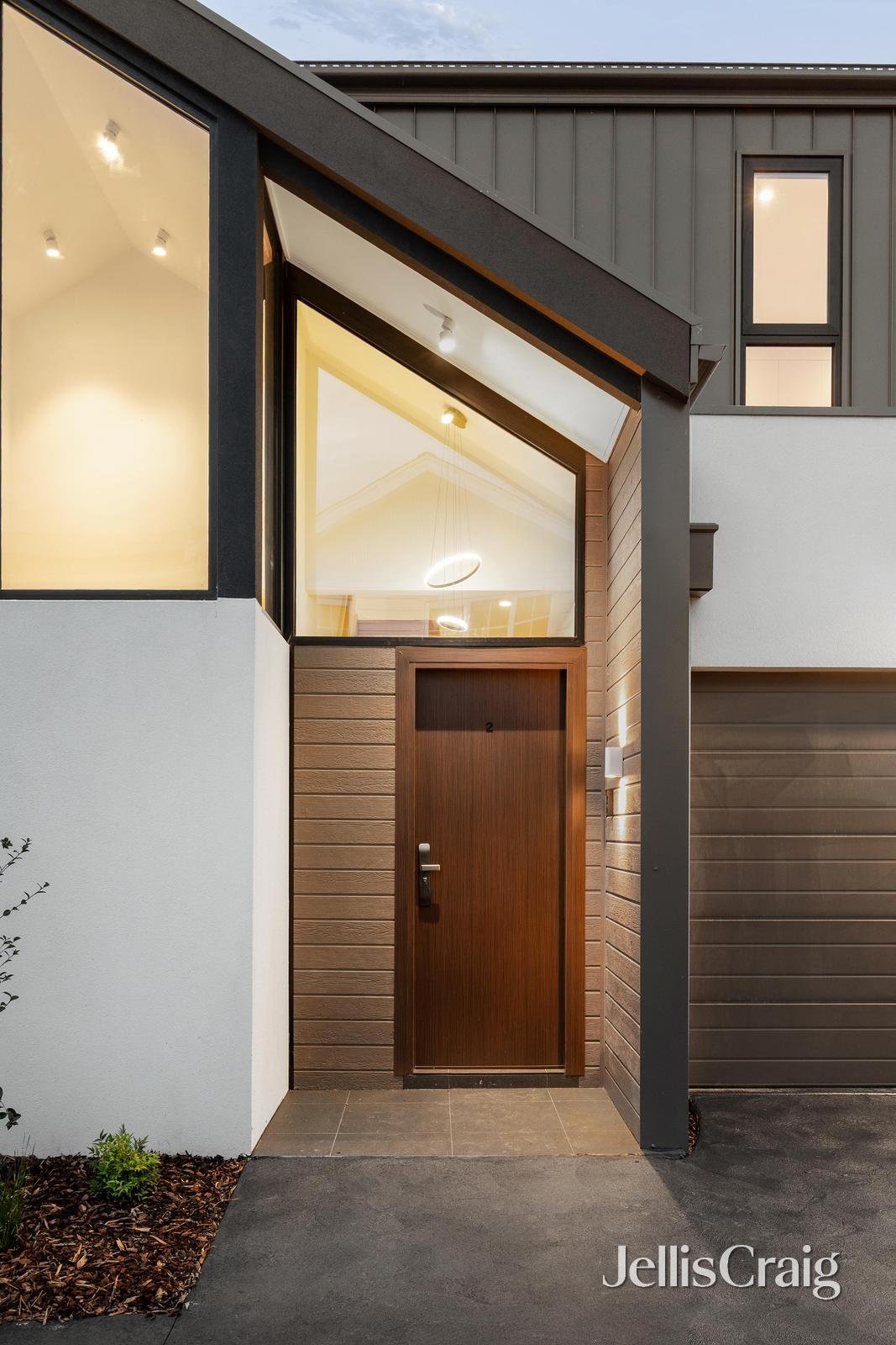 2/9 Springfield Street, Briar&nbsp;Hill image 2
