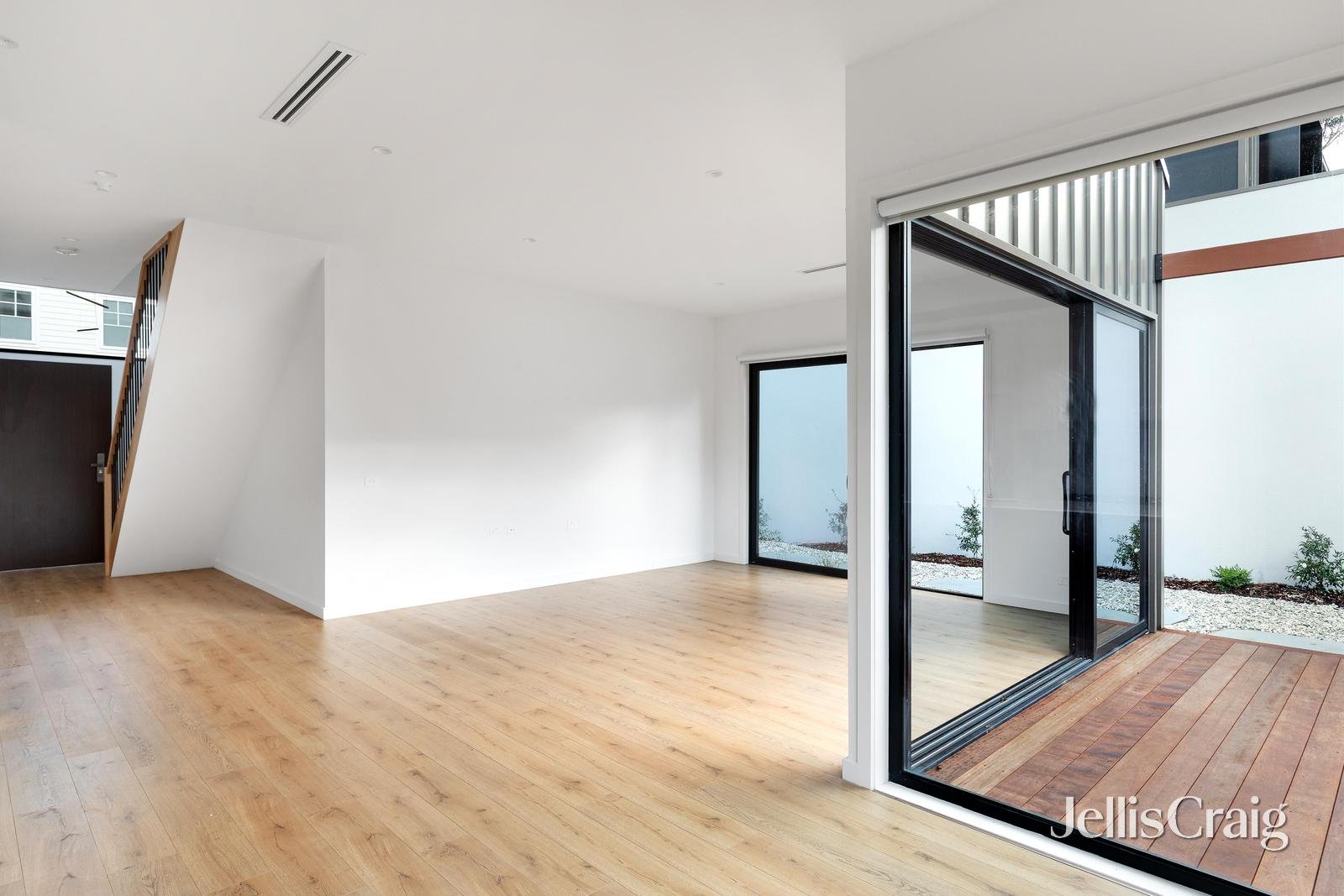 2/9 Springfield Street, Briar&nbsp;Hill image 3