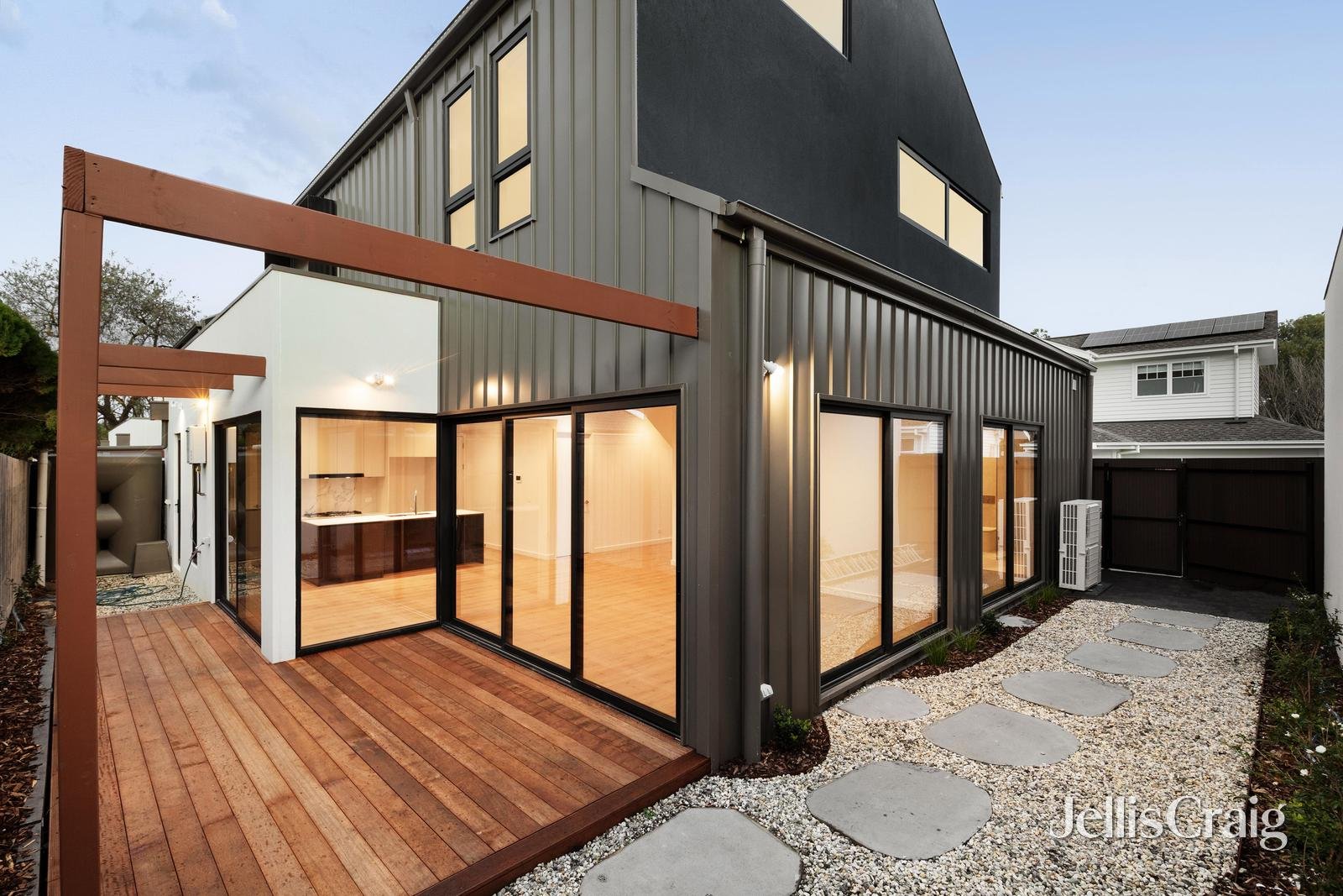 2/9 Springfield Street, Briar&nbsp;Hill image 16