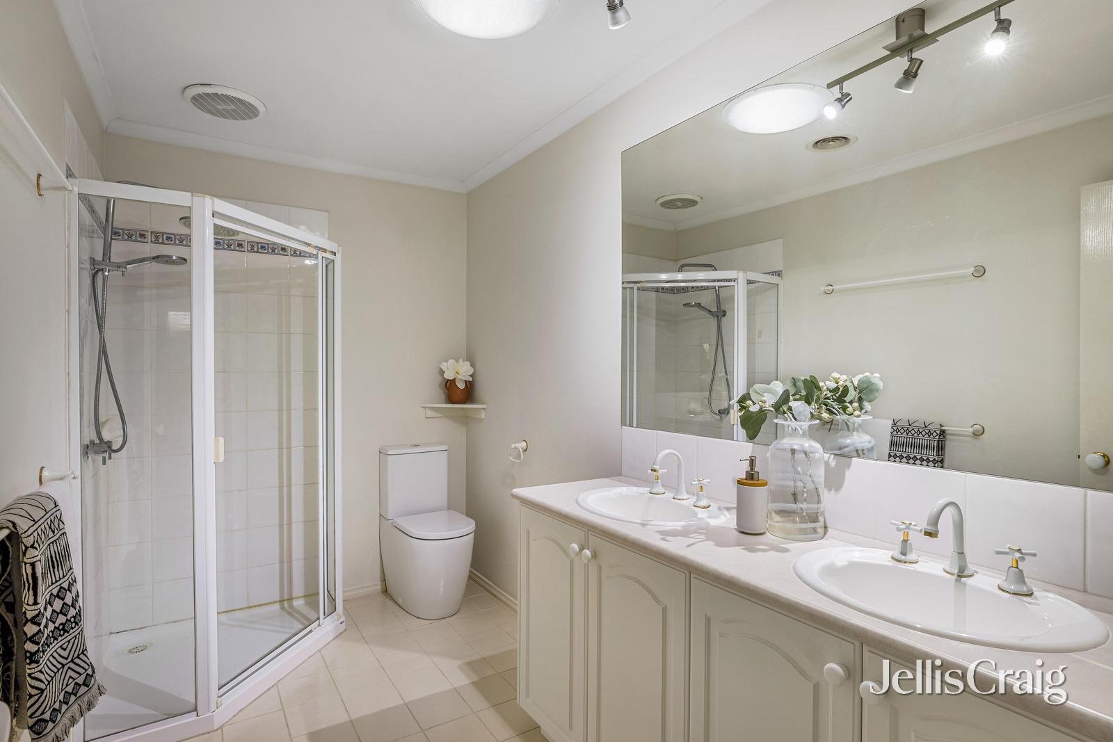 29 St Claire Walk, Doncaster&nbsp;East image 8
