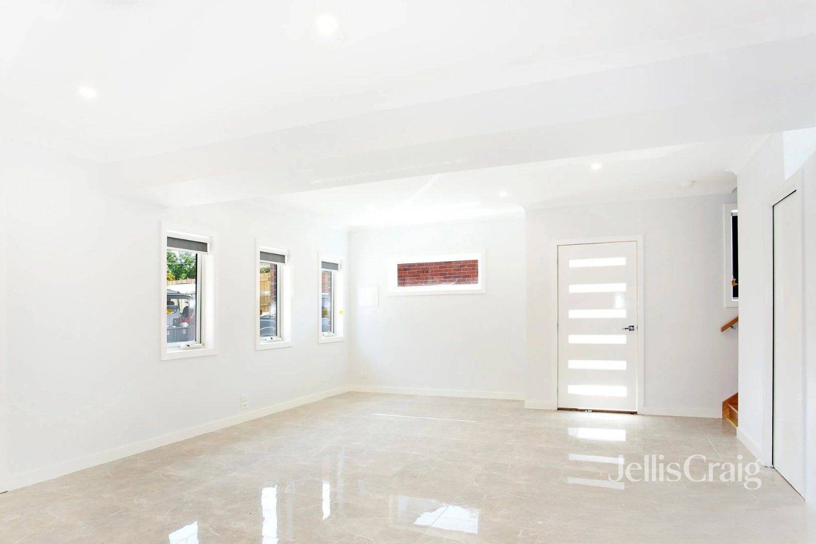 2/9 Station Road, Rosanna image 2