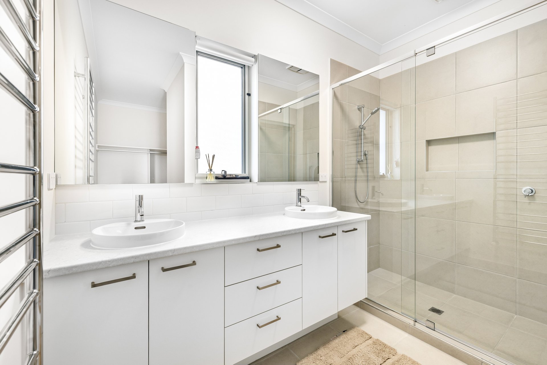 Property Gallery Thumbnail 6