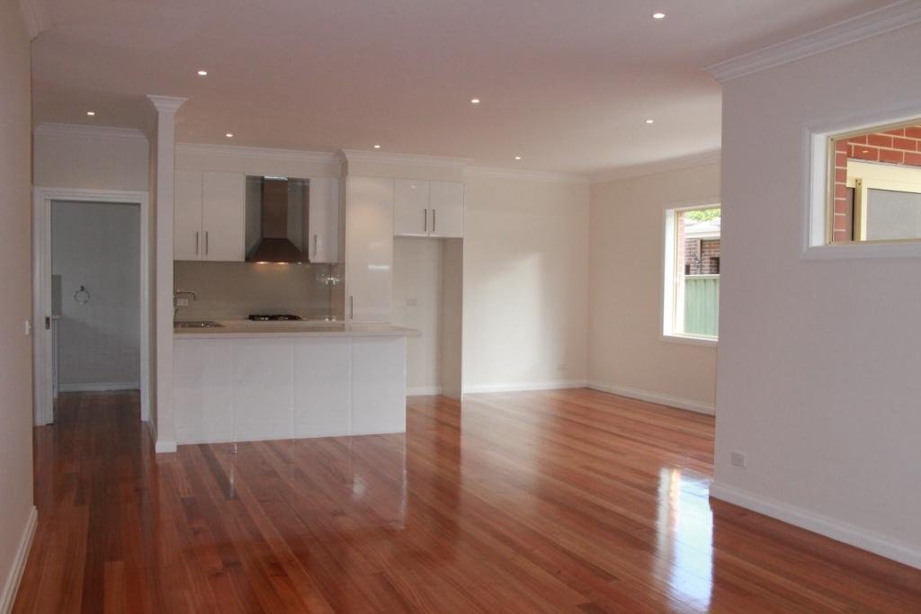 2/9 Storey Road, Reservoir image 3