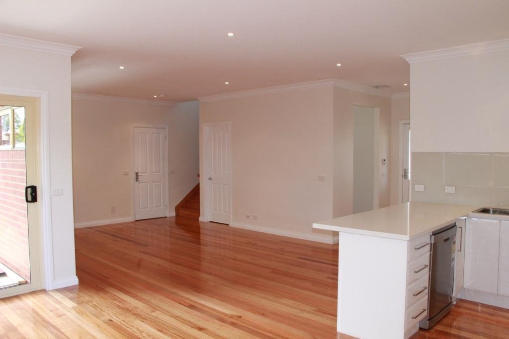 2/9 Storey Road, Reservoir image 4
