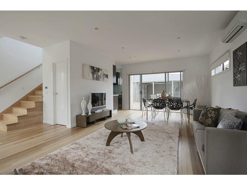 2/9 Strong Street, Spotswood image 1