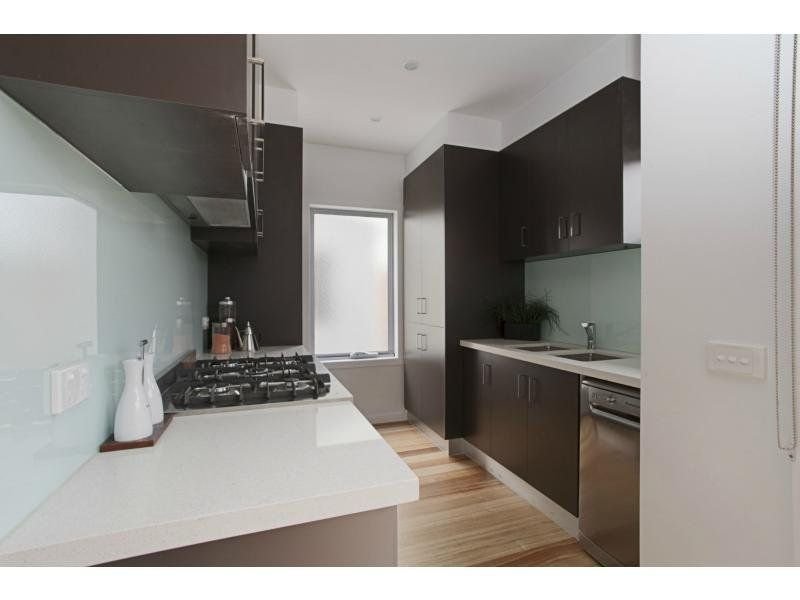 2/9 Strong Street, Spotswood image 2