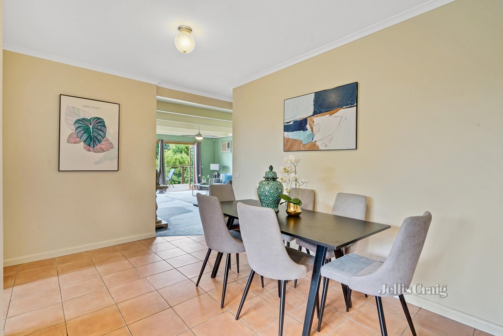 29 Talbot Road, Mount Waverley image 4