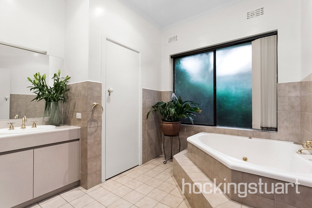 29 The Moor, Balwyn North image 8