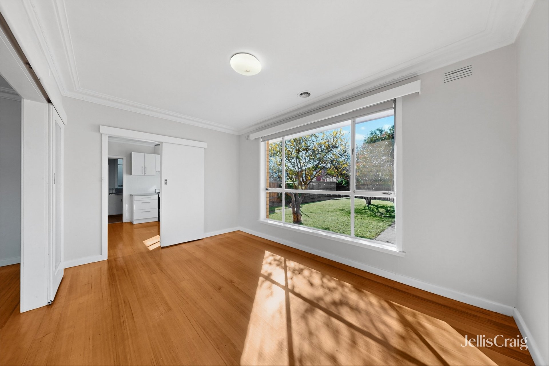 29 Thomasina Street, Bentleigh East image 7