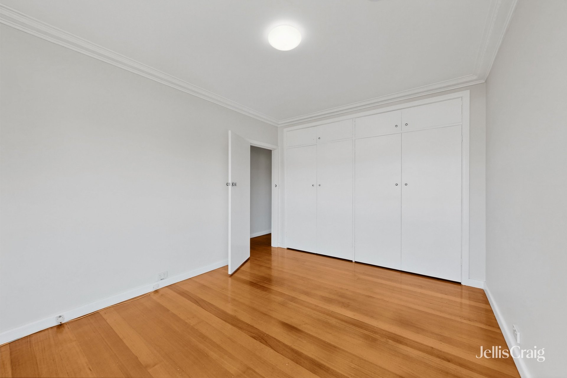 29 Thomasina Street, Bentleigh East image 8