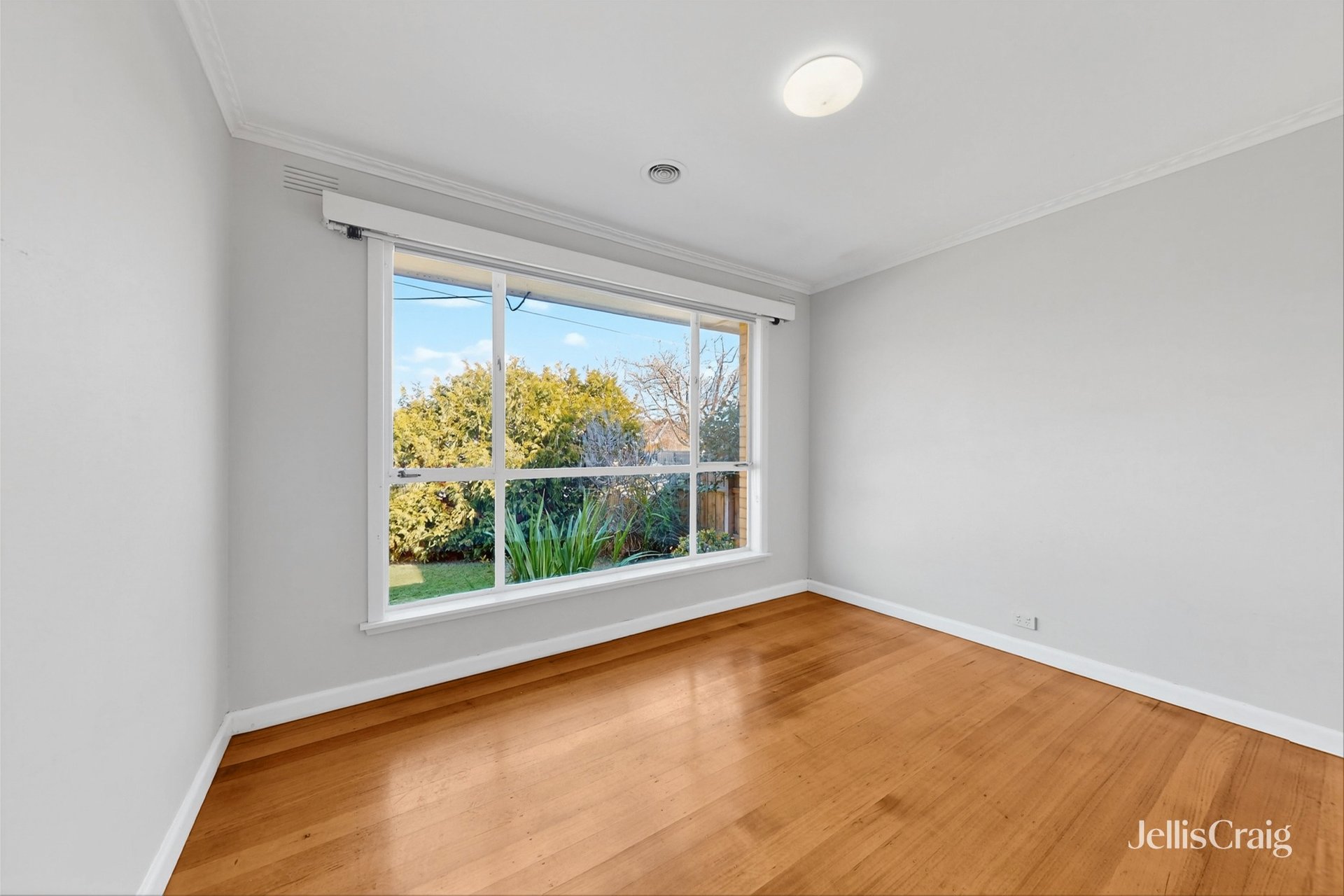 29 Thomasina Street, Bentleigh East image 9