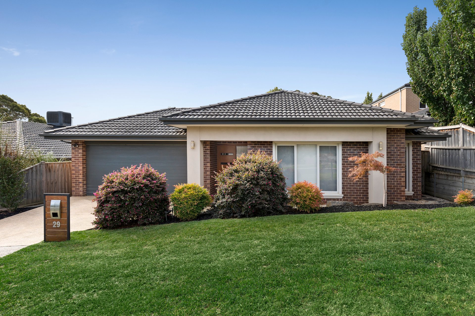 29 Tiverton Circuit, Mooroolbark image 1