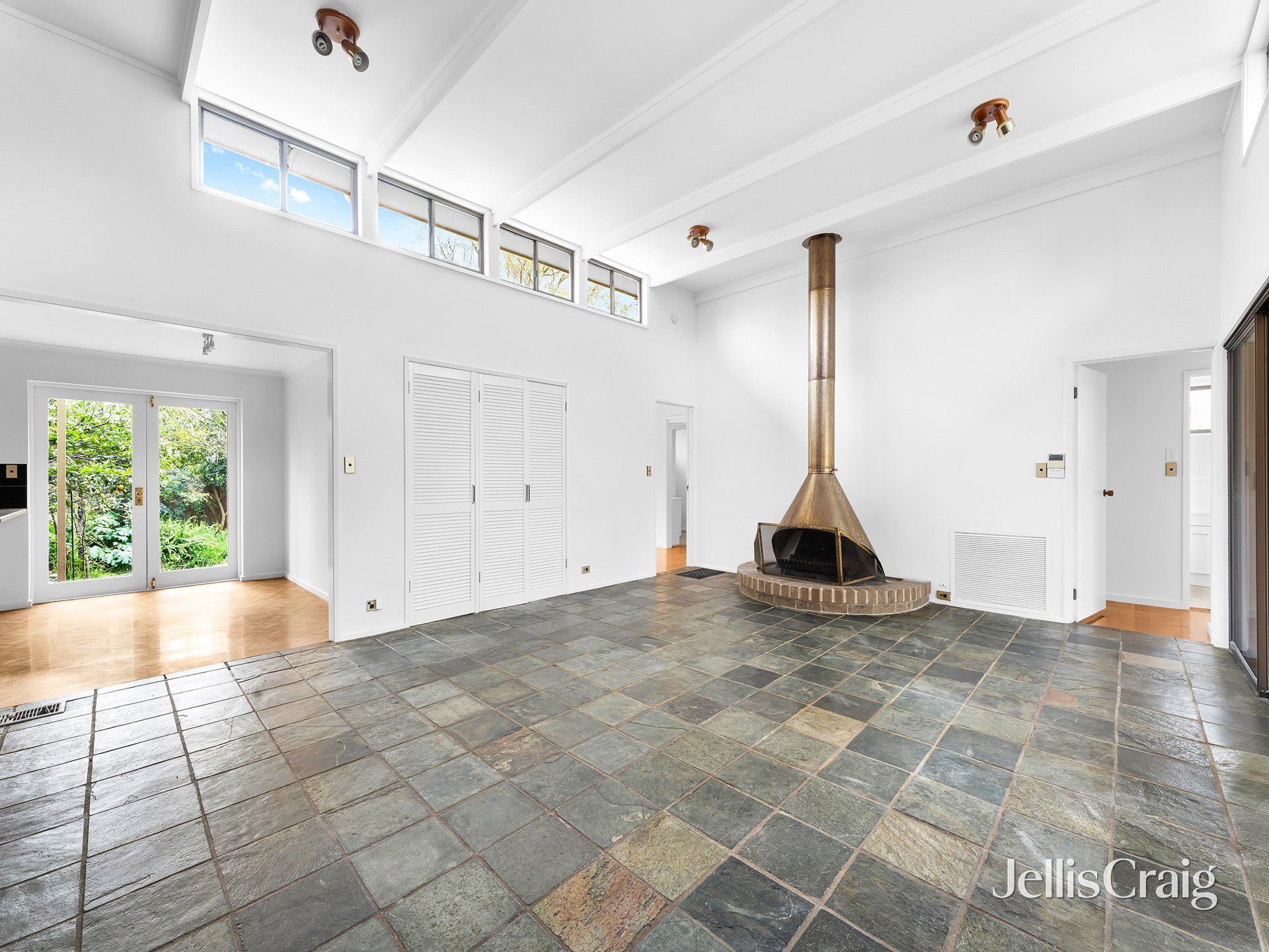 29 Victor Crescent, Forest&nbsp;Hill image 3