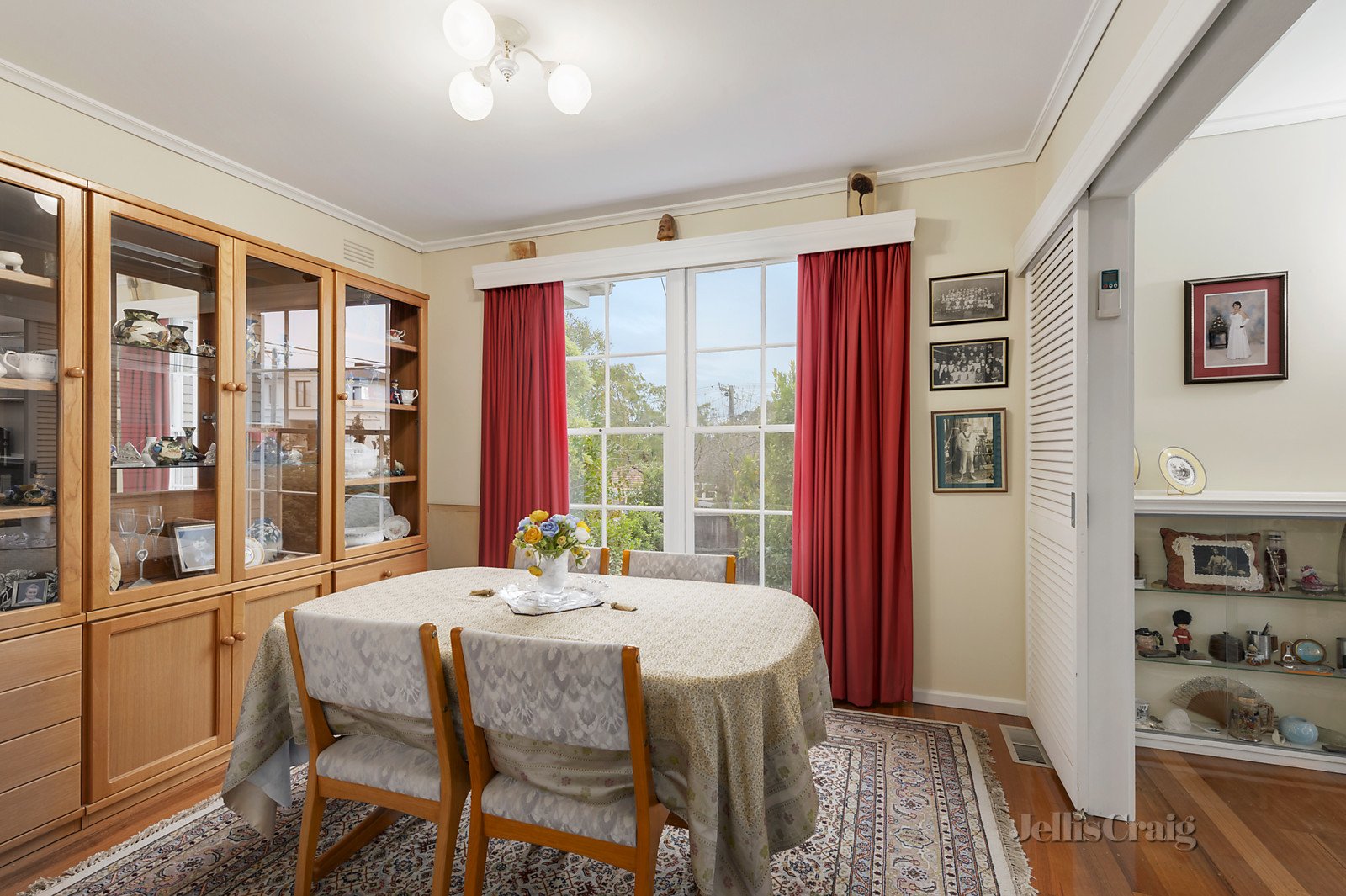 29 Wadham Parade, Mount Waverley image 5