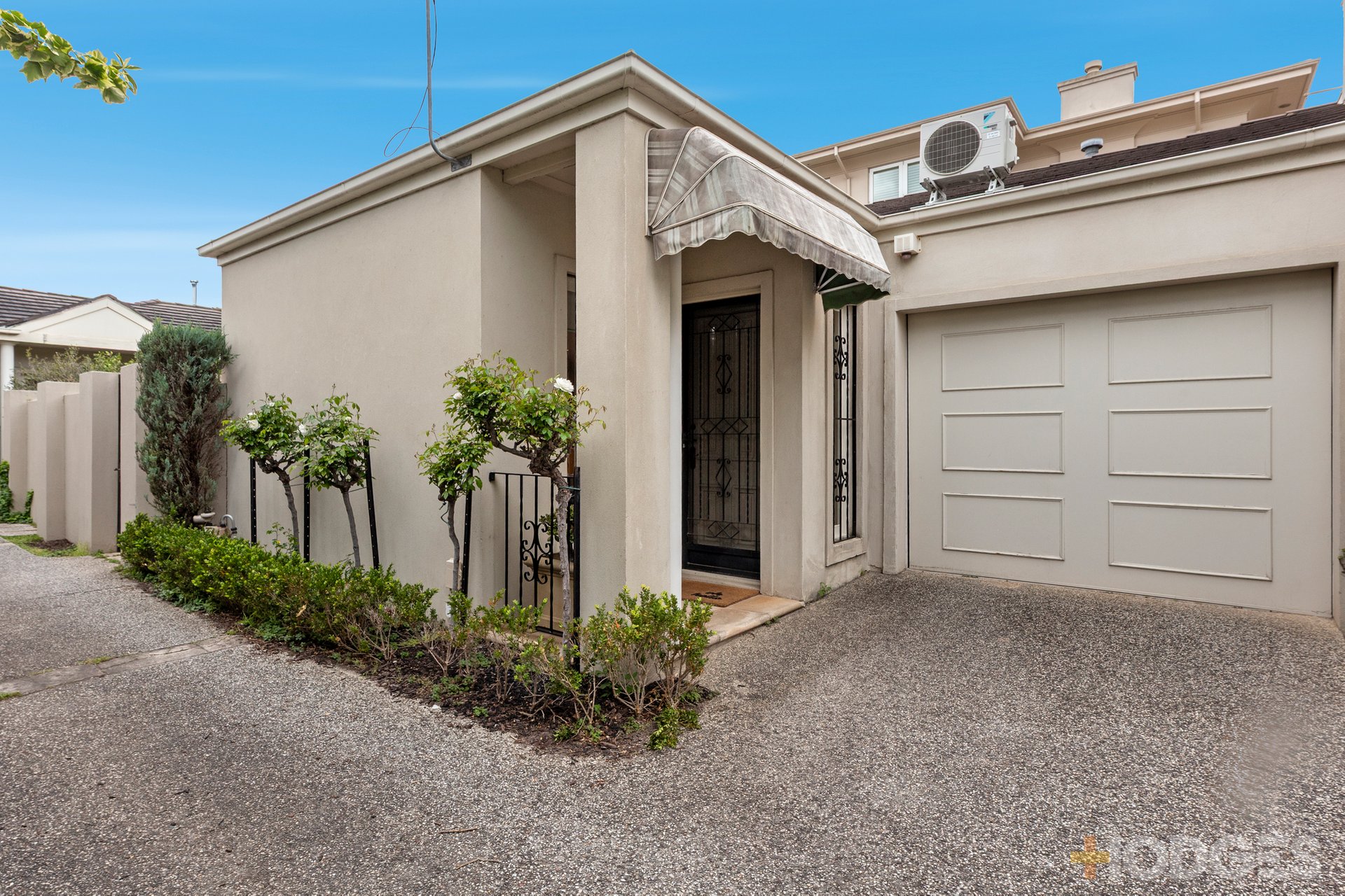 2 / 9 Well Street Brighton