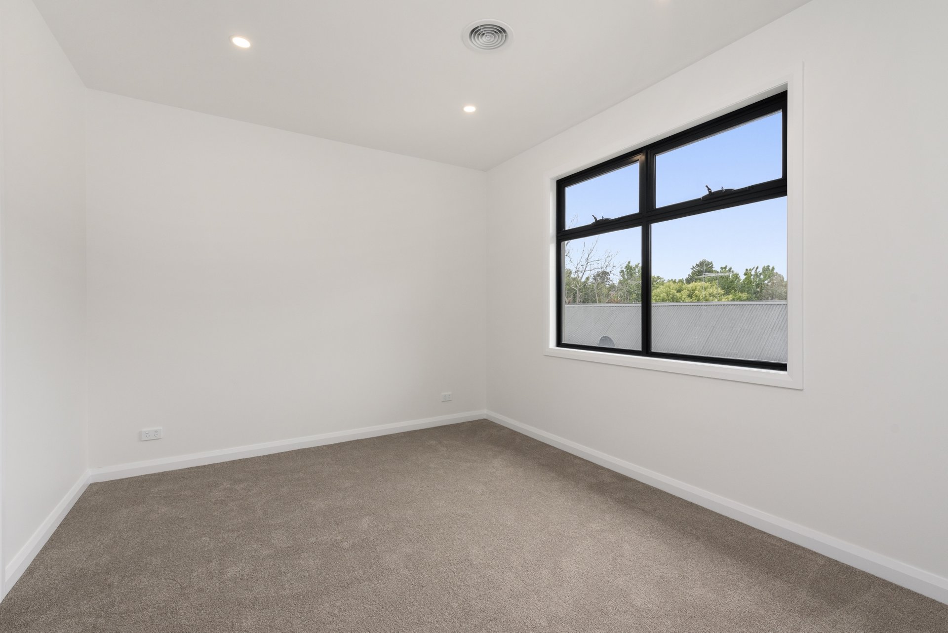 2/9 Wimmera Street, Box Hill North image 4